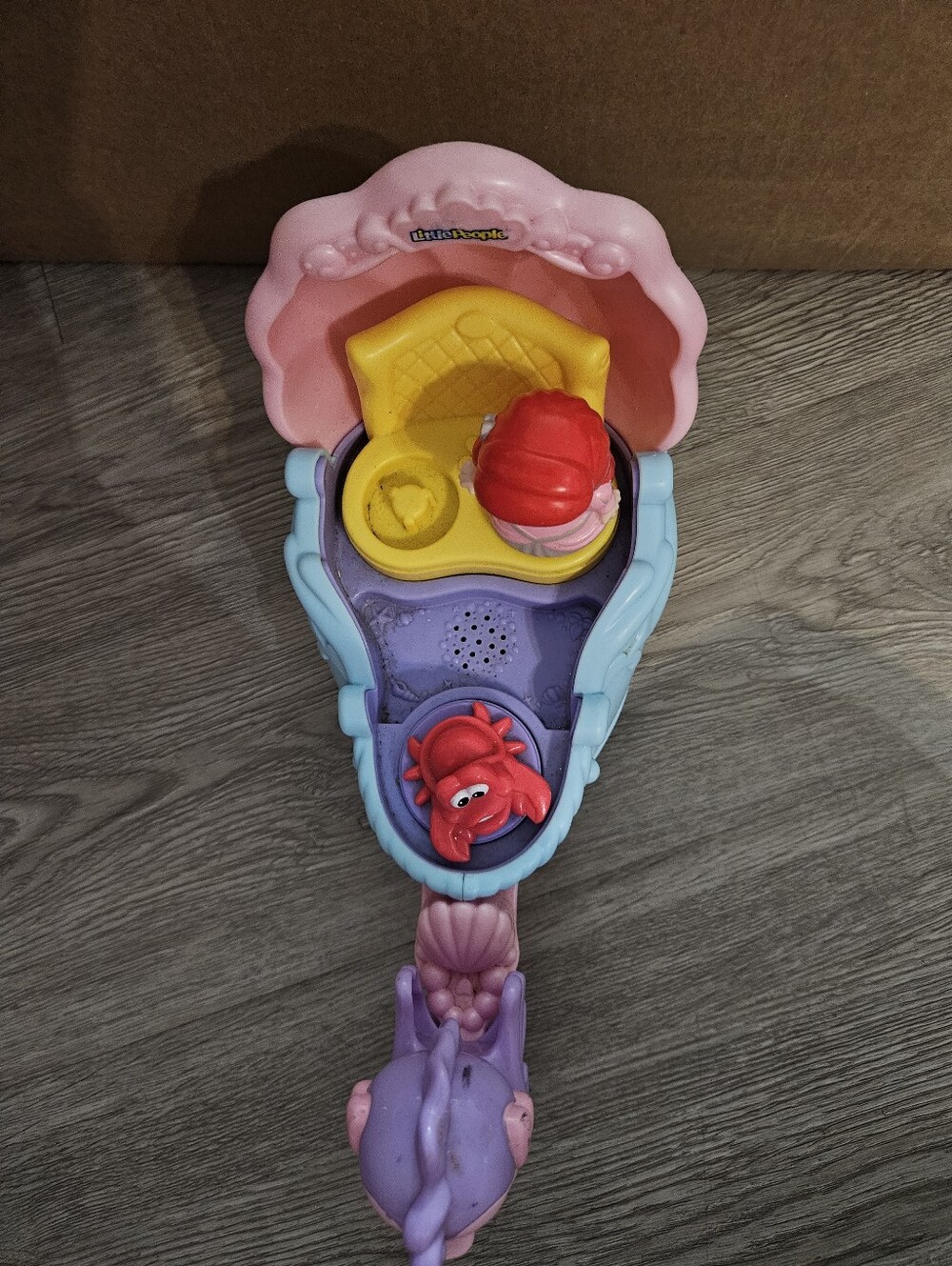 2012 Fisher-Price Little People Disney Princess Ariel's Light-Up Sea Carriage - Picture 2 of 5